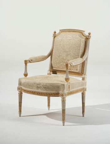 A SET OF SIX LOUIS XVI GRAY-PAINTED AND PARCEL-GILT FAUTEUILS - фото 3