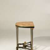 A LOUIS XVI STYLE ORMOLU-MOUNTED AND PEWTER-INLAID EBONY CONSOLE TABLE - Foto 3