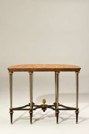 A LOUIS XVI STYLE ORMOLU-MOUNTED AND PEWTER-INLAID EBONY CONSOLE TABLE - Foto 4