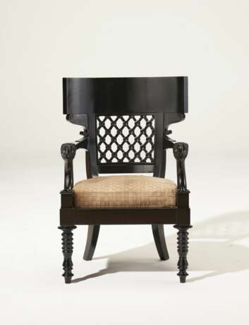 A PAIR OF FRENCH EBONIZED FAUTEUILS - Foto 2