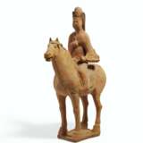 TWO CHINESE PAINTED RED POTTERY EQUESTRIAN GROUPS - фото 4