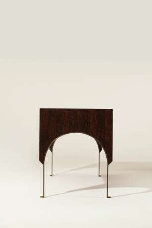 A PALMWOOD WRITING DESK AND CHAIR - Foto 3