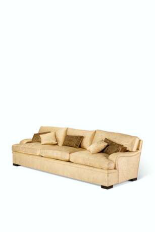 A THREE-SEAT SOFA - photo 2