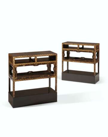 A PAIR OF CHINESE EXPORT GILT AND BROWN LACQUER TWO-TIER SIDE TABLES - photo 1