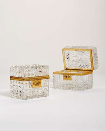 TWO FRENCH GILT-METAL MOUNTED CUT-GLASS CASKETS - фото 2