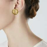 Tiffany & Co.. TIFFANY & CO. GOLD EARRINGS - фото 2