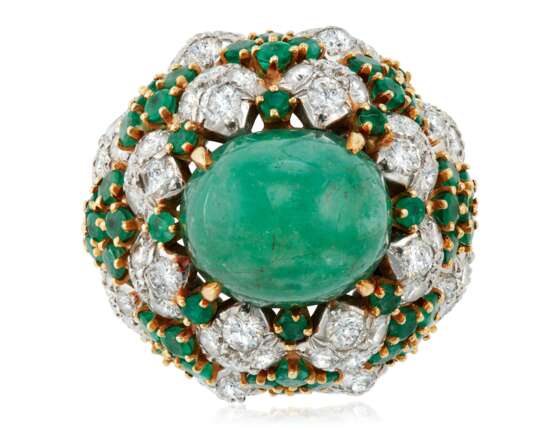 EMERALD AND DIAMOND RING - photo 1