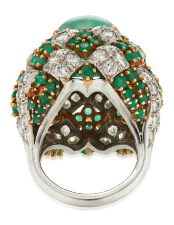 EMERALD AND DIAMOND RING - photo 4