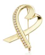 Палома Пикассо. TIFFANY & CO. PALOMA PICASSO GOLD AND DIAMOND 'LOVING HEART' BROOCH