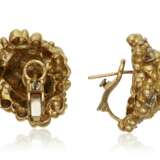 Cartier. CARTIER DIAMOND AND GOLD EARRINGS - фото 4
