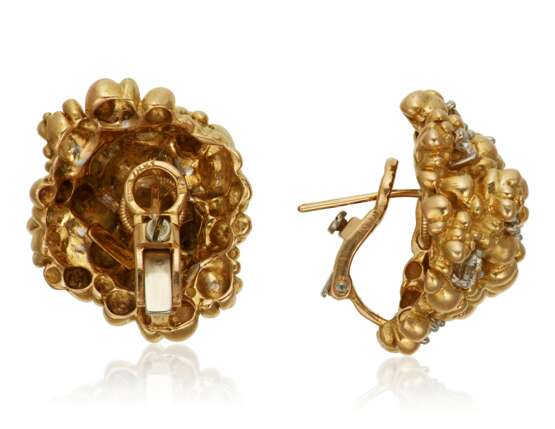 Cartier. CARTIER DIAMOND AND GOLD EARRINGS - фото 4