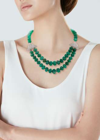 AN EMERALD BEAD AND DIAMOND NECKLACE - photo 2