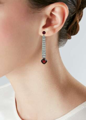 SPINEL AND DIAMOND EARRINGS - photo 2