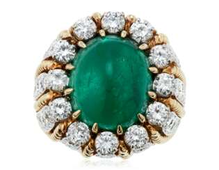 EMERALD AND DIAMOND RING