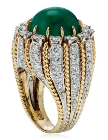 EMERALD AND DIAMOND RING - photo 3