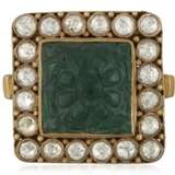 EMERALD AND DIAMOND RING - photo 1