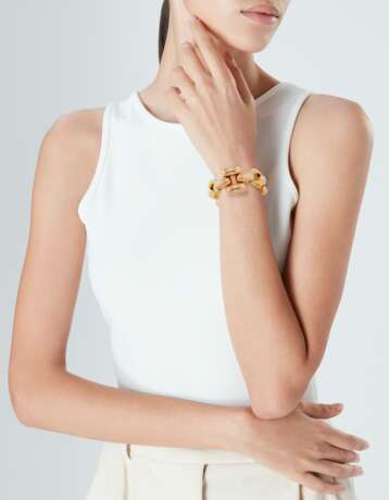 TIFFANY & CO. TWO-TONE GOLD BRACELET - photo 2