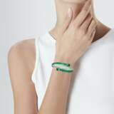 ART DECO DIAMOND AND EMERALD BRACELET AND ART MODERNE DIAMOND AND EMERALD RING - Foto 2