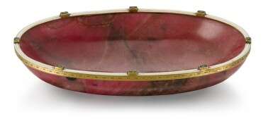 A Fabergé jewelled and enamelled gold-mounted rhodonite bowl, workmaster Henrik Wigström, St Petersburg, 1908-1917 - Foto 1