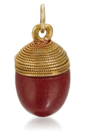 A Fabergé gold and purpurine Easter egg pendant, workmaster Erik Kollin, St Petersburg, circa 1900 - photo 2