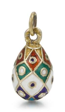 A Fabergé silver and cloisonné enamel egg pendant, St Petersburg, 1899-1904 - фото 1