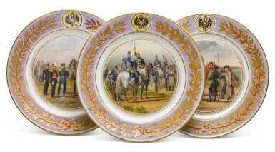Three porcelain military plates, Imperial Porcelain Factory, St Petersburg, period of Alexander II, 1871-1875 - Foto 1