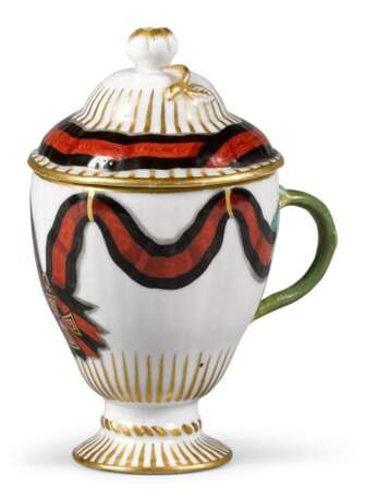 A porcelain ice cup and cover from the Order of St Vladimir Service, Gardner Porcelain Factory, Verbilki, 1783-1785 - фото 1