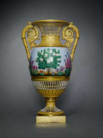 A Russian porcelain vase, Imperial Porcelain Factory, St Petersburg, period of Alexander I - фото 4
