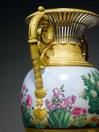 A Russian porcelain vase, Imperial Porcelain Factory, St Petersburg, period of Alexander I - фото 5