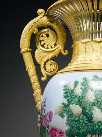 A Russian porcelain vase, Imperial Porcelain Factory, St Petersburg, period of Alexander I - photo 6