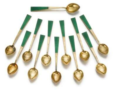 A set of twelve Fabergé silver-gilt and guilloché enamel spoons, St Petersburg, 1904-1908 - photo 1