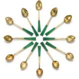 A set of twelve Fabergé silver-gilt and guilloché enamel spoons, St Petersburg, 1904-1908 - photo 3