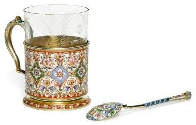 A silver gilt and cloisonné enamel tea glass holder and a spoon, Feodor Rückert, Moscow, 1899-1908, retailed by Ovchinnikov - photo 1