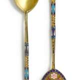 A set of twelve silver-gilt and cloisonné enamel spoons, Pavel Ovchinnikov, circa 1890 - photo 3