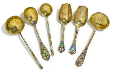 Six cloisonné enamel and silver serving spoons, various makers and dates including Ovchinnikov, Kuzmichev and Maria Semenova - Foto 2