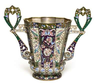 A large and impressive silver-gilt and cloisonné enamel punch set, workmaster Grigoriy Sbitnev, Moscow, 1908-1917 - Foto 3