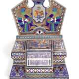 A rare silver and champlevé enamel salt throne, marked Khlebnikov with the Imperial Warrant, Moscow, 1879 - Foto 2