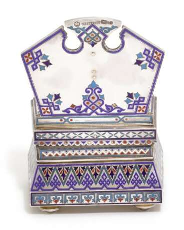 A rare silver and champlevé enamel salt throne, marked Khlebnikov with the Imperial Warrant, Moscow, 1879 - фото 3