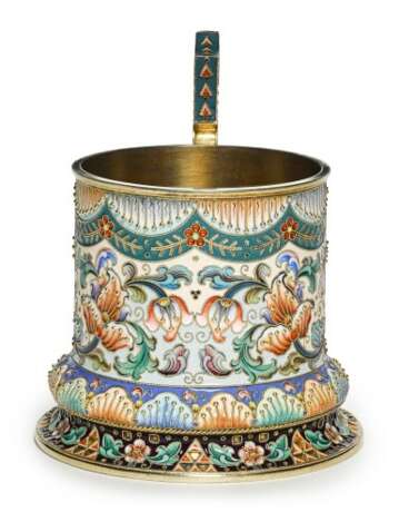 A silver-gilt and cloisonné enamel tea glass holder, 6th Moscow Artel, Moscow, 1908-1917 - Foto 3