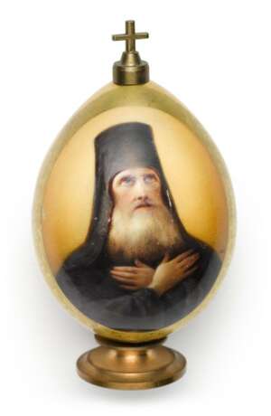 A Russian porcelain egg by the Imperial Porcelain Factory, St Petersburg, 19th century - photo 1