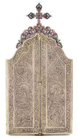 A silver-gilt and shaded enamel travelling triptych icon, Ivan Alekseev, Moscow, 1899-1908 - фото 3