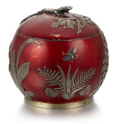 A Russian gilded silver and lacquer sugar bowl, Pavel Ovchinnikov, Moscow, 1891 - photo 2