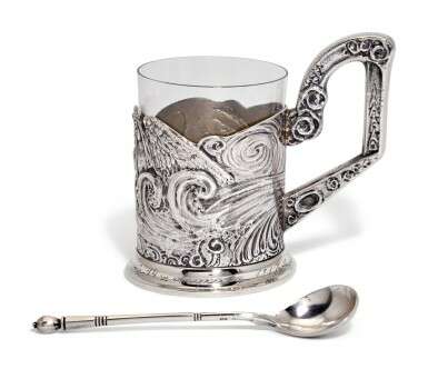 A silver tea glass holder and a spoon, 4th Artel, Moscow, and Grachev Brothers, St Petersburg, 1908-1917 - Foto 2