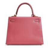 HERMÈS. A ROSE LIPSTICK TADELAKT LEATHER SELLIER KELLY 25 WITH GOLD HARDWARE - фото 3