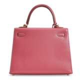 HERMÈS. A ROSE LIPSTICK TADELAKT LEATHER SELLIER KELLY 25 WITH GOLD HARDWARE - photo 3