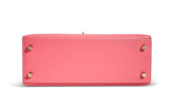 HERMÈS. A ROSE LIPSTICK TADELAKT LEATHER SELLIER KELLY 25 WITH GOLD HARDWARE - photo 5