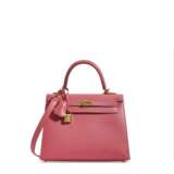 HERMÈS. A ROSE LIPSTICK TADELAKT LEATHER SELLIER KELLY 25 WITH GOLD HARDWARE - фото 6