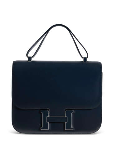 HERMÈS. A LIMITED EDITION BLEU OBSCUR SOMBRERO LEATHER CONSTANCE CARTABLE 29 WITH ENAMEL HARDWARE - фото 1