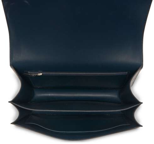 HERMÈS. A LIMITED EDITION BLEU OBSCUR SOMBRERO LEATHER CONSTANCE CARTABLE 29 WITH ENAMEL HARDWARE - photo 4