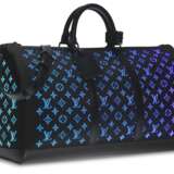 LOUIS VUITTON. A LIMITED EDITION BLACK LIGHT UP KEEPALL BANDOULIÈRE 50 - photo 2